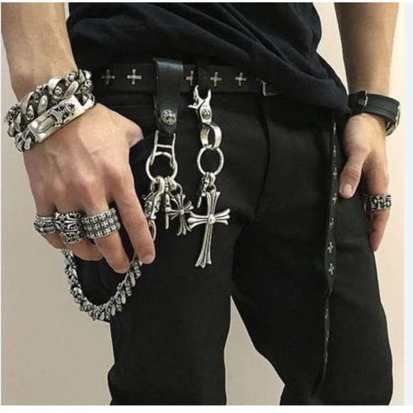 CHROME HEARTS Large Cross Pendant - Necklace - Picture 8 of 9